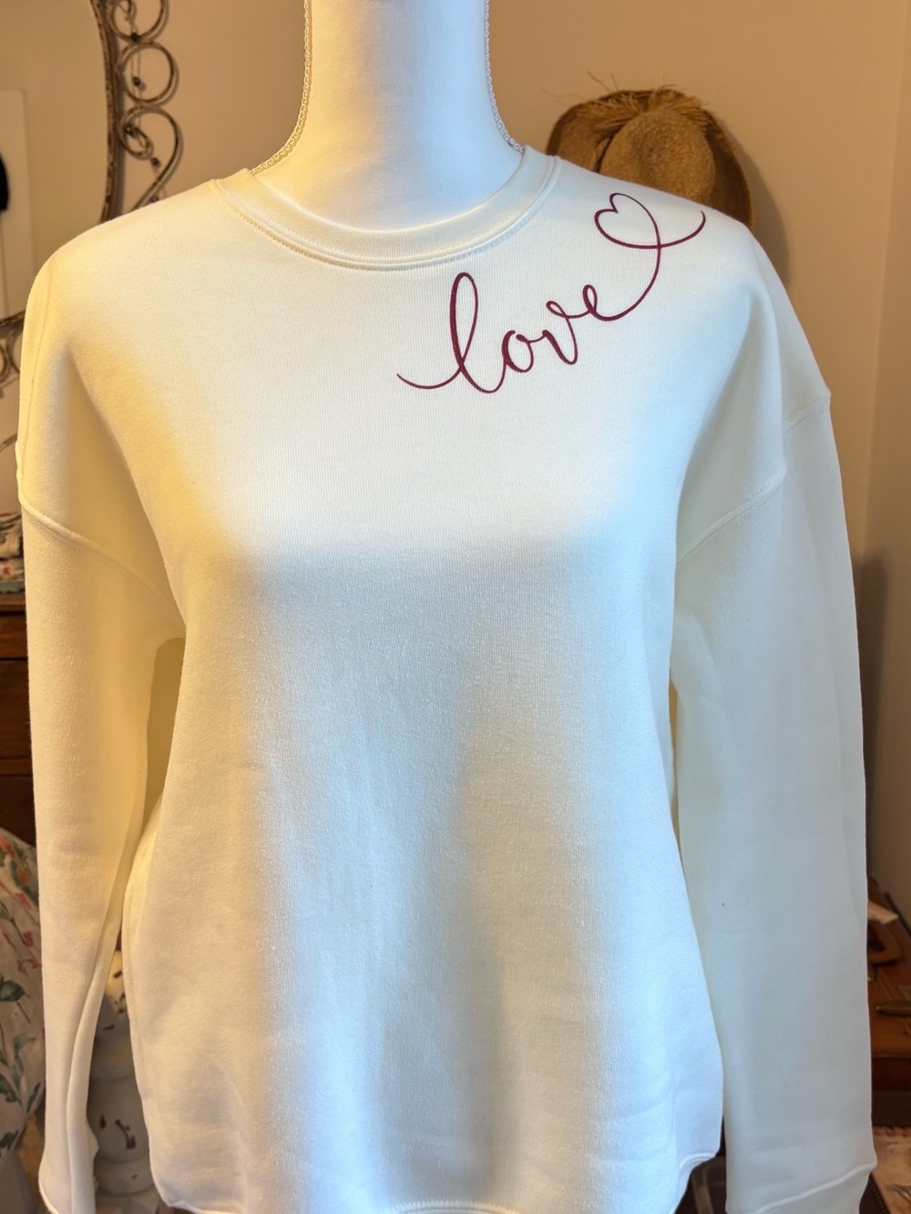 Love Graphic Crewneck Sweatshirt - White/cream